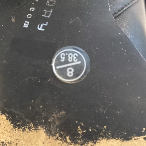 Gently worn Chinese laundry size 8 heeled boots. - Picture 8 of 8